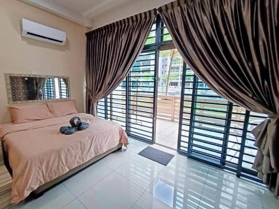 Апартаменты Mount Austin #Palazio B1 Pool View 1-2Pax #Mspro Джохор-Бару Экстерьер фото