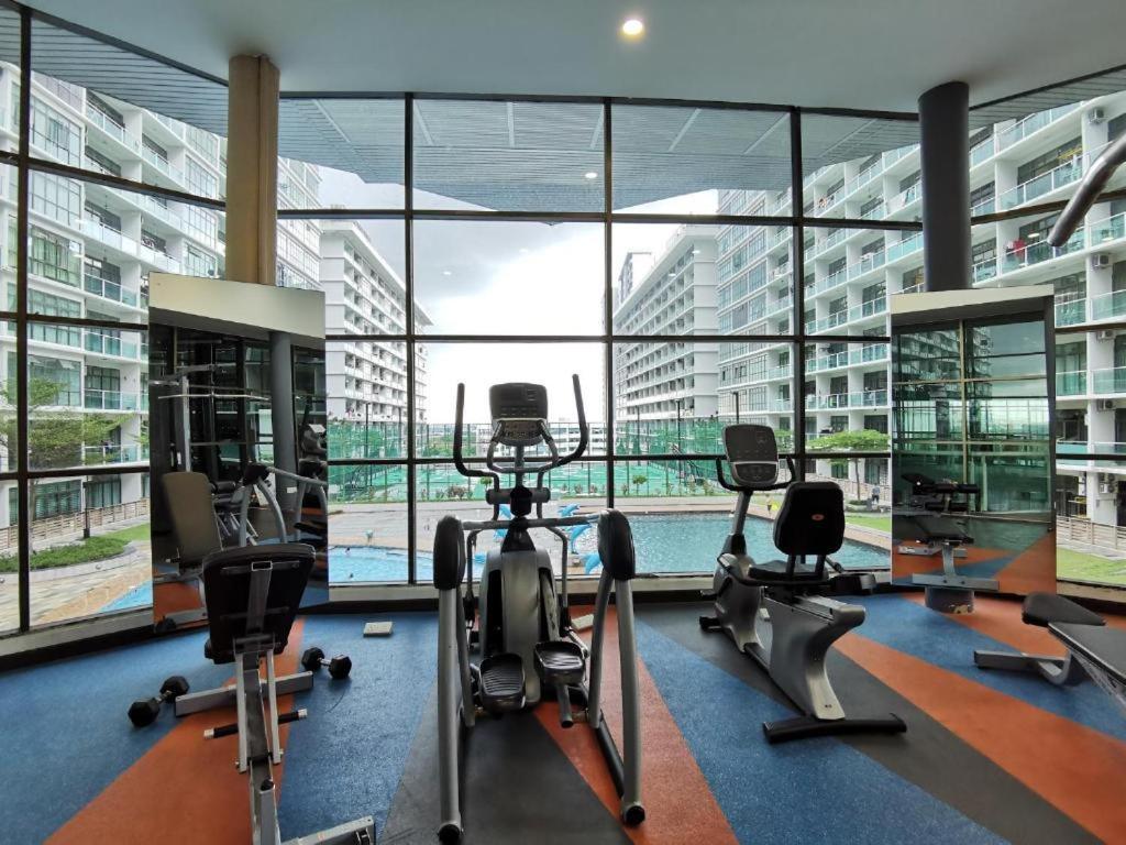 Апартаменты Mount Austin #Palazio B1 Pool View 1-2Pax #Mspro Джохор-Бару Экстерьер фото